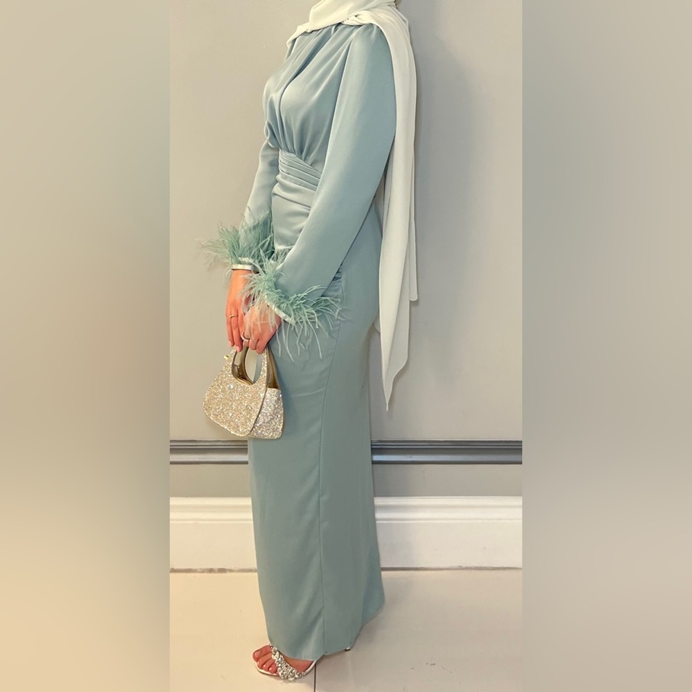 TURKISH FEATHER LONG SLEEVE EVENING DRESS - Picture 3 of 3